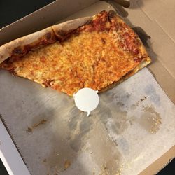 Gil's Pizzas - Cheese pizza