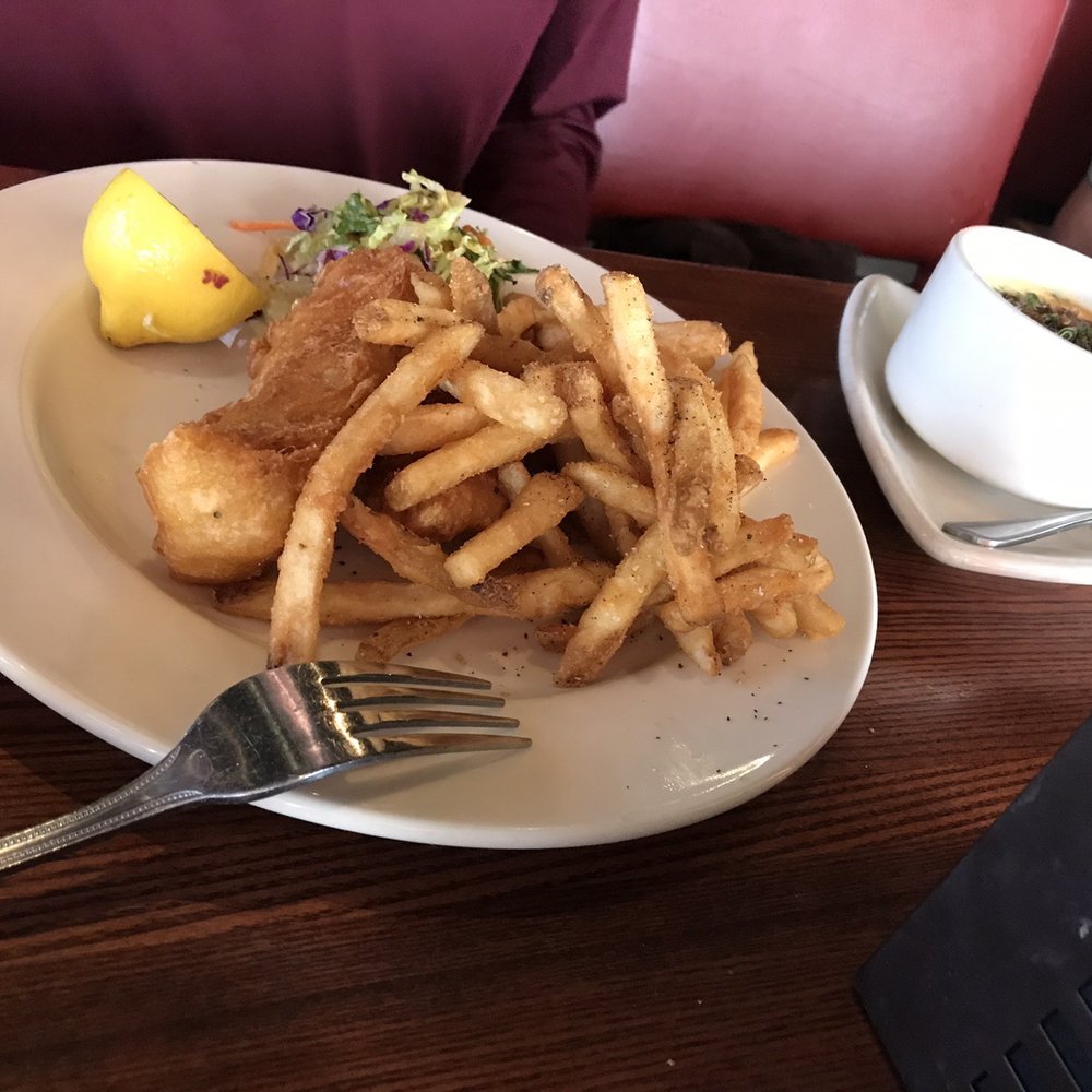 Houlihan's - Fish chips w soup - Bars Near Me - Lee's Summit, Missouri