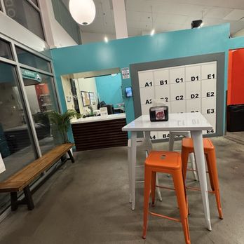 Smash Me Baby - Waiting area/ dining area - Vegan Near Me - Las Vegas, Nevada Smash Me Baby - Waiting area/ dining area - Vegan Near Me - Las Vegas, Nevada