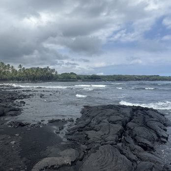 Punalu'u Black Sand beach - Choppy waves (September 2024) - Beaches Near Me Punalu'u Black Sand beach - Choppy waves (September 2024) - Beaches Near Me