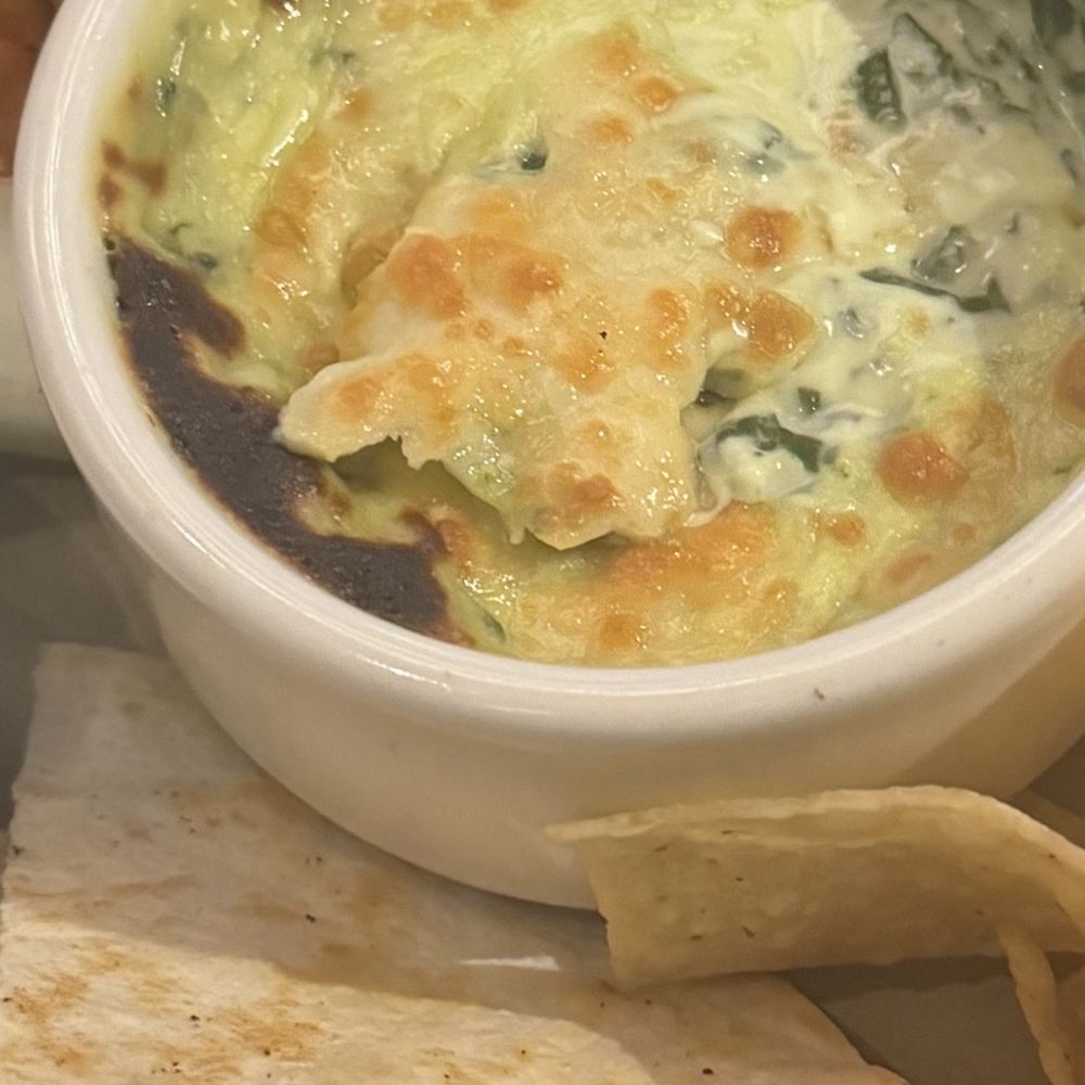 Spinach White Queso Dip & Chips