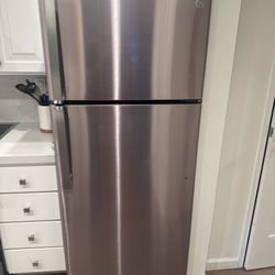 Cherin's Appliance - GE fridge