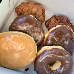 BoSa Donuts - Half Dozen Assorted Donuts