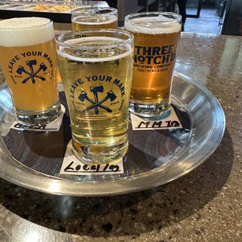 Three Notch'd Craft Kitchen & Brewery - Charlottesville - Beer flight - Brewpubs Near Me - Charlottesville, Virginia Three Notch'd Craft Kitchen & Brewery - Charlottesville - Beer flight - Brewpubs Near Me - Charlottesville, Virginia