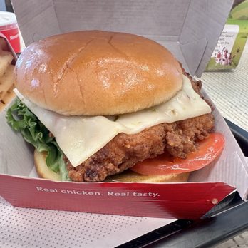 Chick-fil-A - Spicy Deluxe Sandwich - Fast Food Near Me - Plainfield, Indiana