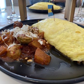 Bubbles & Delights Café - Bahamian omelette with country potatoes - Cafes Near Me - Petaluma, California