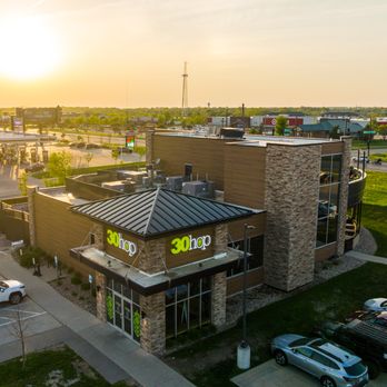 30hop - Beer Bar Near Me - Cedar Rapids, Iowa
