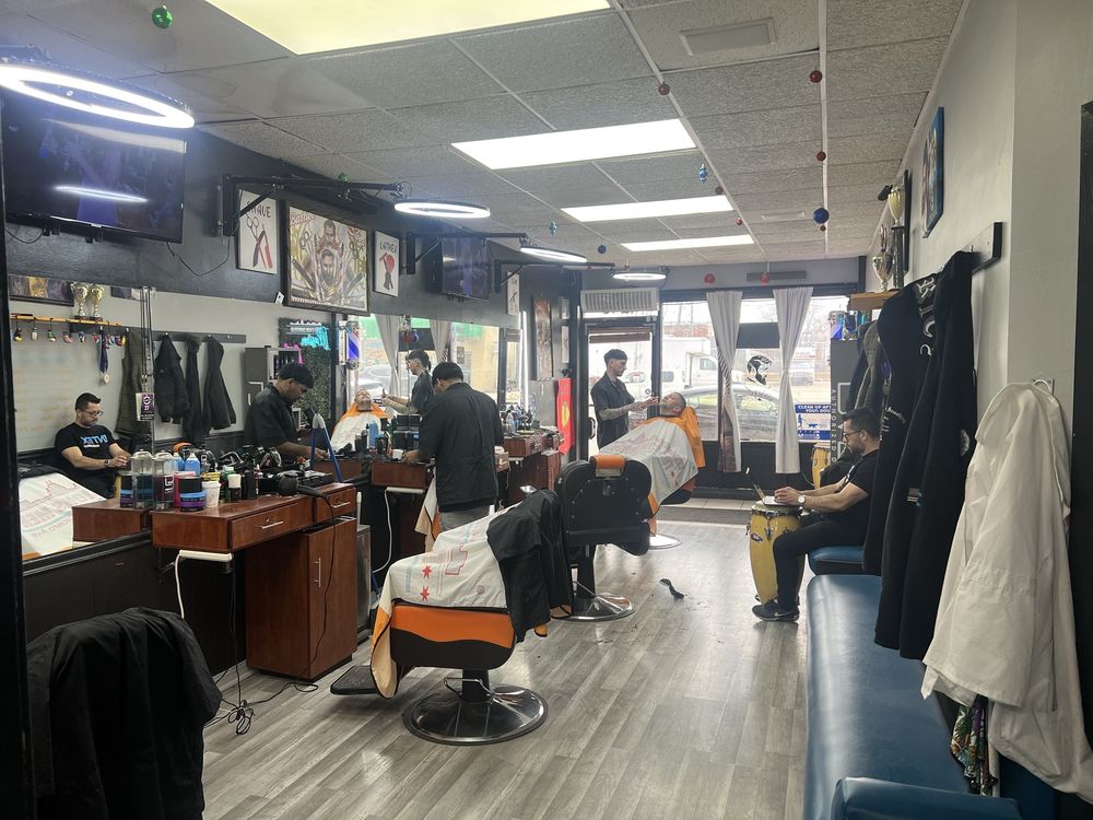 Illusion Men Cuts Logo