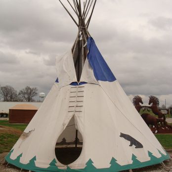 Driftstone Pueblo - Souvenir Shops Near Me - Saint Elmo, Illinois