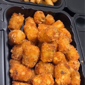 Para Hita - Tater tots and fries - Donuts Near Me - Cheverly , Maryland