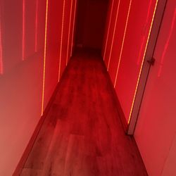 ICE CREAM HEAVEN - Hallway