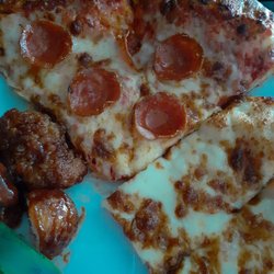 Highland Pizza - Pizza, wings and cheese bread