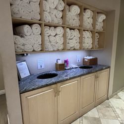 The Fountain Spa - Towel area