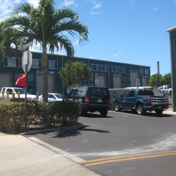 Extended Horizons Scuba - where you pull up to park next to the office - Diving Near Me - Lahaina, Hawaii