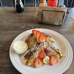 Peanuts Deluxe Cafe - 3 French Toast