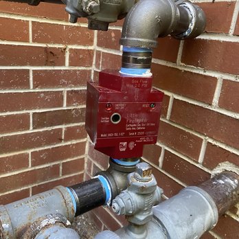 SoCal Rooter & Hydrojet - Installing a new gas earthquake valve on a large home in the city of Glendora . - Plumbing Near Me - La Verne, California SoCal Rooter & Hydrojet - Installing a new gas earthquake valve on a large home in the city of Glendora . - Plumbing Near Me - La Verne, California