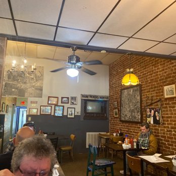 Heritage House Cafe - Classic 25 inch console TV embedded in the wall - Cafes Near Me - Vacaville, California Heritage House Cafe - Classic 25 inch console TV embedded in the wall - Cafes Near Me - Vacaville, California