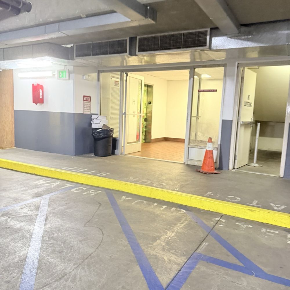 Smith & Beretania Parking - Elevator - Parking Near Me - Honolulu, Hawaii