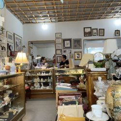Frieda's Antiques & Collectibles