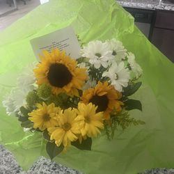 Renning's Florist & Flower Delivery - Hello Sunshine