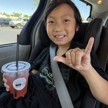 808 Social - Starburst lemonade - Coffee & Tea Near Me - Peoria, Arizona