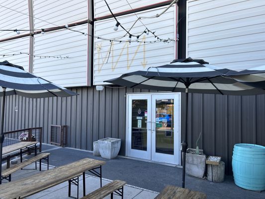 Bow & Arrow Brewing Co. by null