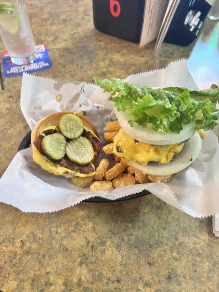 Cedar Creek Inn Bar & Grill Logo