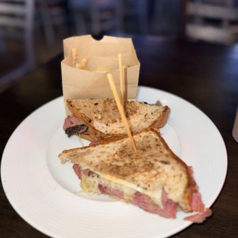 Pub 365 - Pastrami Ruben - Beer Bar Near Me - Las Vegas, Nevada Pub 365 - Pastrami Ruben - Beer Bar Near Me - Las Vegas, Nevada