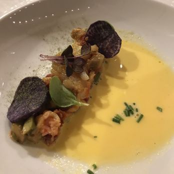 Tivoli - Lobster Tartar with avocado, purple tomato, candy tomato in warm wine sauce - Italian Near Me - Cortina D'ampezzo, BL Tivoli - Lobster Tartar with avocado, purple tomato, candy tomato in warm wine sauce - Italian Near Me - Cortina D'ampezzo, BL