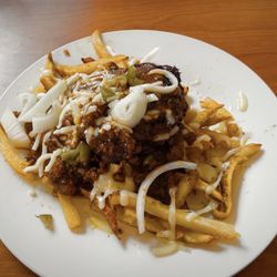 Fan and Johnny's - Floating cheeseburger