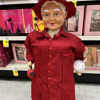 Navarro Discount Pharmacy - Only in Dade does Mrs Claus have a cafetera and Cuban coffee cup - Drugstores Near Me - HIALEAH, Florida