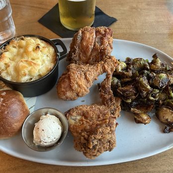 The Monroe - Fried chicken meal - New American Near Me - Orlando, Florida The Monroe - Fried chicken meal - New American Near Me - Orlando, Florida