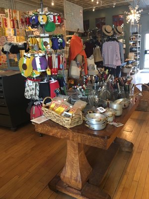 CarefulPeach Boutique by null