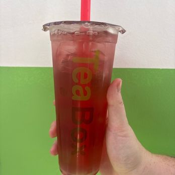 Tea Box Cafe - white peach oolong tea - Bubble Tea Near Me - Lancaster, California