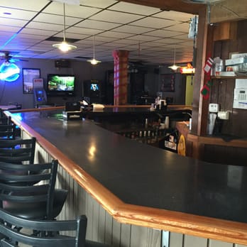 Wings of Shiloh - I got here it when they first opened to pick my 20 POUNDS!!!! of wings That's why it's empty in here - Chicken Wings Near Me - Shiloh, Illinois