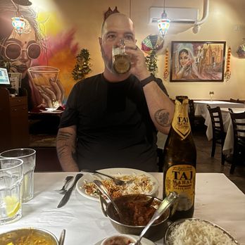 All India Cafe - Chicken Vindaloo, Taj Mahal beer, Navaratan Korma (Vegetable Masala) - Indian Near Me - Glendale, California All India Cafe - Chicken Vindaloo, Taj Mahal beer, Navaratan Korma (Vegetable Masala) - Indian Near Me - Glendale, California