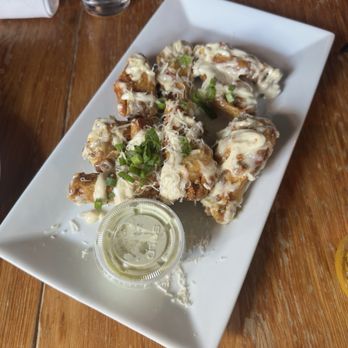 Square Peg - Garlic parm wings - American Near Me - Warren, Rhode Island Square Peg - Garlic parm wings - American Near Me - Warren, Rhode Island