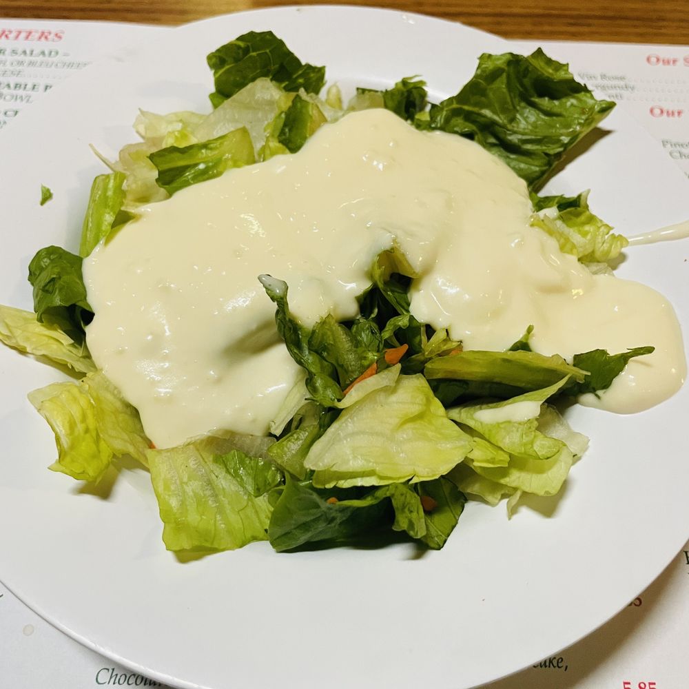 Vince's Spaghetti - Dinner Salad with Blue Cheese Dressing - Italian Near Me - Ontario, California
