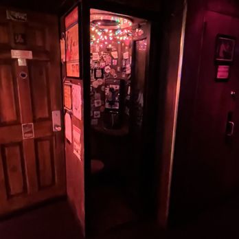 Holiday Cocktail Lounge - Telephone Booth - Cocktail Bars Near Me - New York, New York