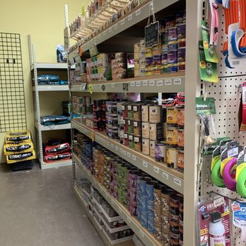 Feed Bucket - Livestock Feed & Supply Near Me - Simpsonville, Kentucky
