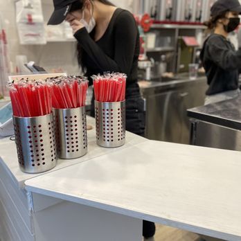 Gong Cha - a woman wearing a face mask in a restaurant - Bubble Tea Near Me - New York, New York Gong Cha - a woman wearing a face mask in a restaurant - Bubble Tea Near Me - New York, New York