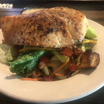 Za's on Devine - Small house salad($5) add Salmon($5) great deal!! Get the champagne Vinaigrette for dressing - Pizza Near Me - Columbia, South Carolina Za's on Devine - Small house salad($5) add Salmon($5) great deal!! Get the champagne Vinaigrette for dressing - Pizza Near Me - Columbia, South Carolina