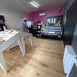 Queen B's Bakery in Augusta gift card