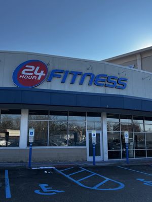 24 Hour Fitness by null