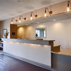 Best Western Branson Inn and Conference Center - Front Desk