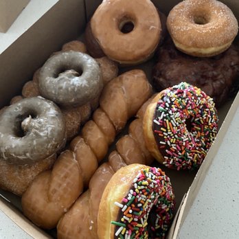 Tigard Donut - Dozen mixed special - Donuts Near Me - Portland, Oregon Tigard Donut - Dozen mixed special - Donuts Near Me - Portland, Oregon