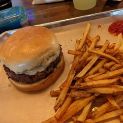 Gilbert Station - Mushroom steak burger