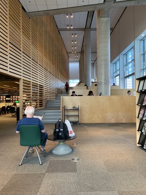 Grande Bibliothèque - BAnQ by null