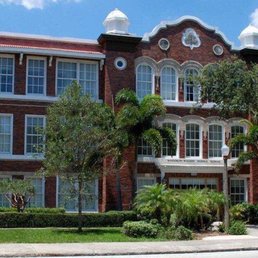 Exterior photo of Wilson Middle School - Tampa, Florida Exterior photo of Wilson Middle School - Tampa, Florida