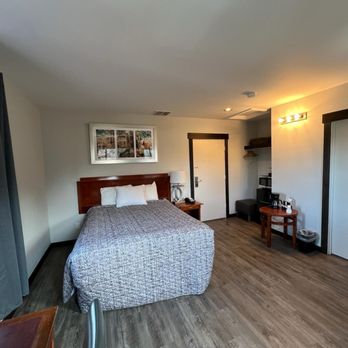 Riverview Lodge - Hotels Near Me - Hood River, Oregon Riverview Lodge - Hotels Near Me - Hood River, Oregon